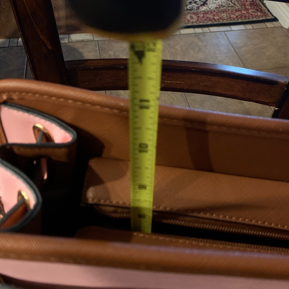 Handbag - Picture 9 of 10